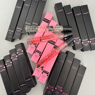 Dnešní novinky 🤩 Objednáš na eshopu www.luxus2.cz Doporučuji Valnetino 10 ml, které jsou super do kabelky, skladem máme...